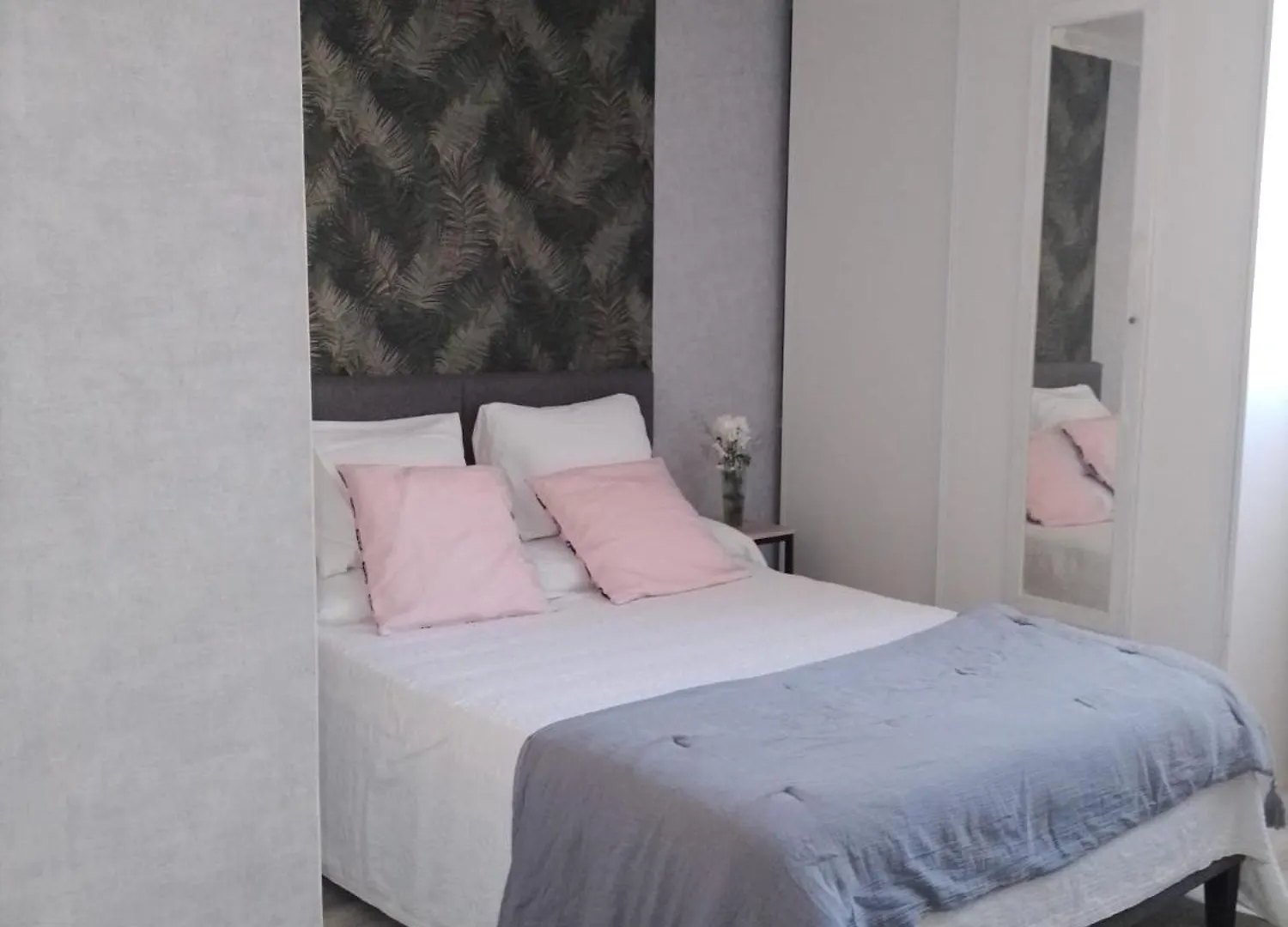 Chambre Stella Marseille Bed & Breakfast